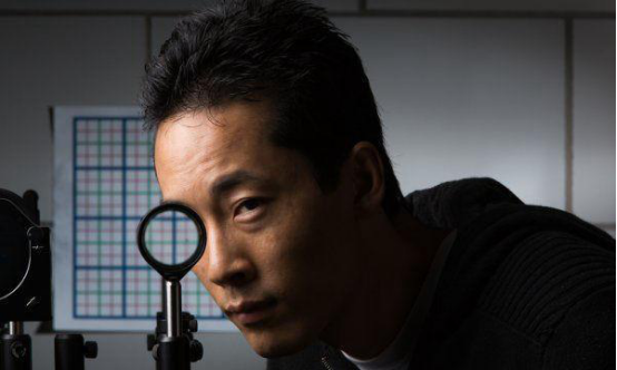 ↑新闻上这个小哥是那个组的一个phd,好像是个韩国人