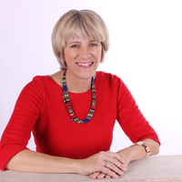 Lynne Curry 的头像